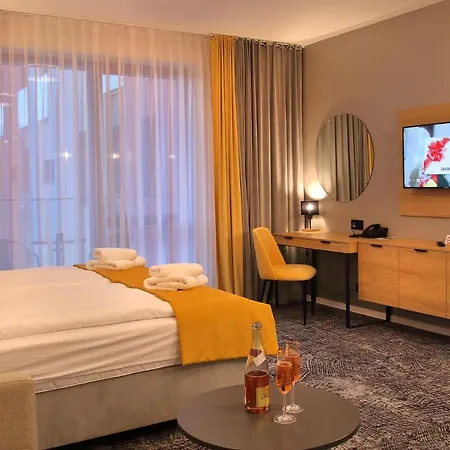 Gold Akvamarin Apartment Bešeňová